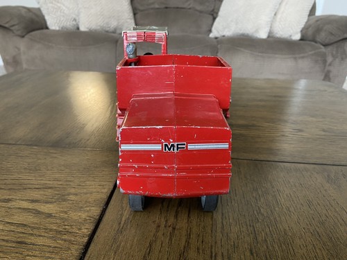 Ertl 1:20 Scale Massey Ferguson 860 Combine Harvester - Picture 4 of 12