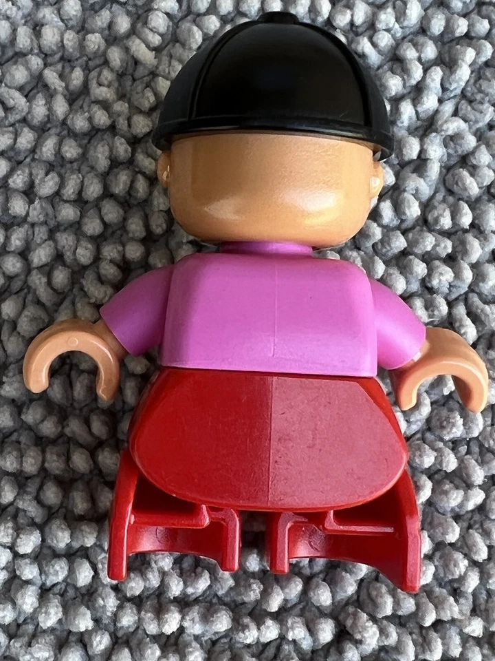 Lego Duplo Replement Part #152H9 Figure Toddler Girl Daughter Pink Shirt Black  - Image 2 of 3