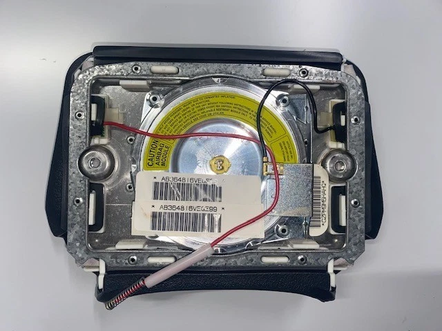 2000-2002 CHEVROLET CAVALIER STEERING WHEEL, NEW GENUINE OEM PART, P/N 22663648 - Image 2 of 4