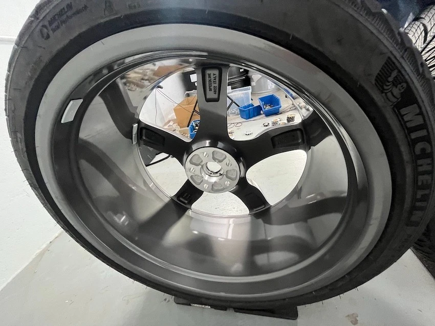 Original Ferrari Purosangue F175 22 23 Zoll Winterräder NEW NEW NEW 2024 - Bild 2 von 4