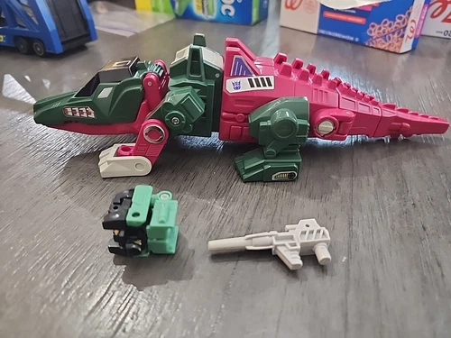 Skullcruncher 100% Complete Vintage 1987 G1 Transformers Hasbro Action Figure