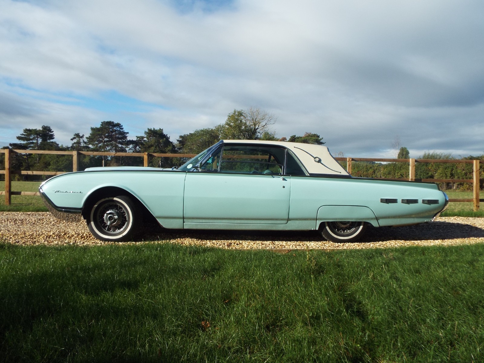 1962 Ford Thunderbird 2 Door