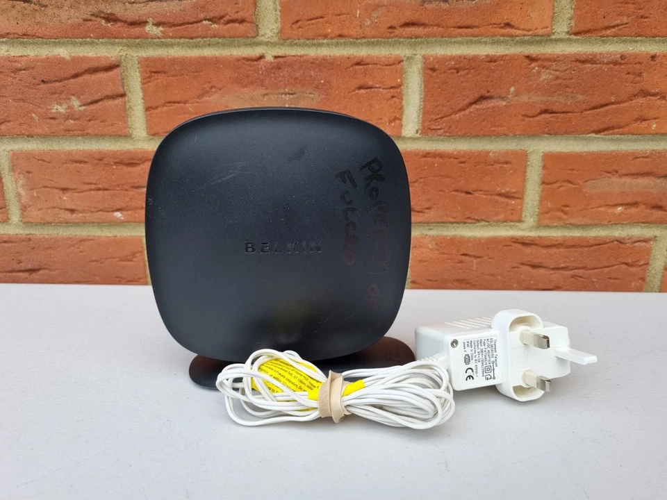 Belkin Surf N300 Wireless N Modem Router. It comes with power adapter - Image 2 of 4
