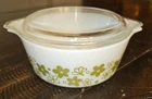 Vintage Pyrex 472 Spring Blossom Crazy Dasiy 1 1/2pt Casserole Dish with Lid.