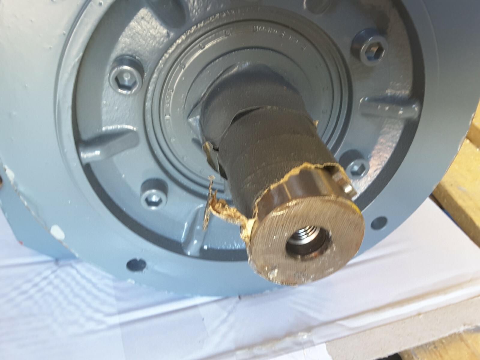 BAUER BG Helical Gear Motor Bg 6037/DPE11LB4C/AMC3 BG 73/8 HP 5.5KW