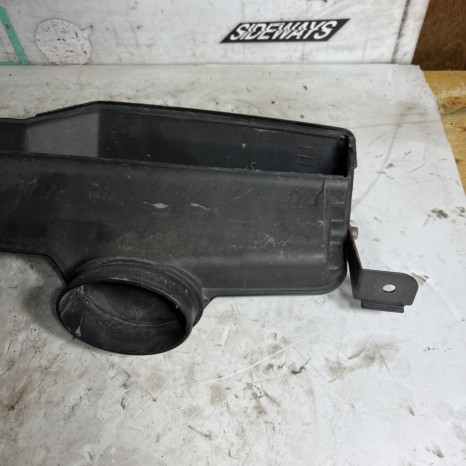 03-08 Maserati Quattroporte Upper Air Intake Duct M139 Shroud Box