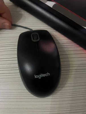Logitech M90 computer mouse 