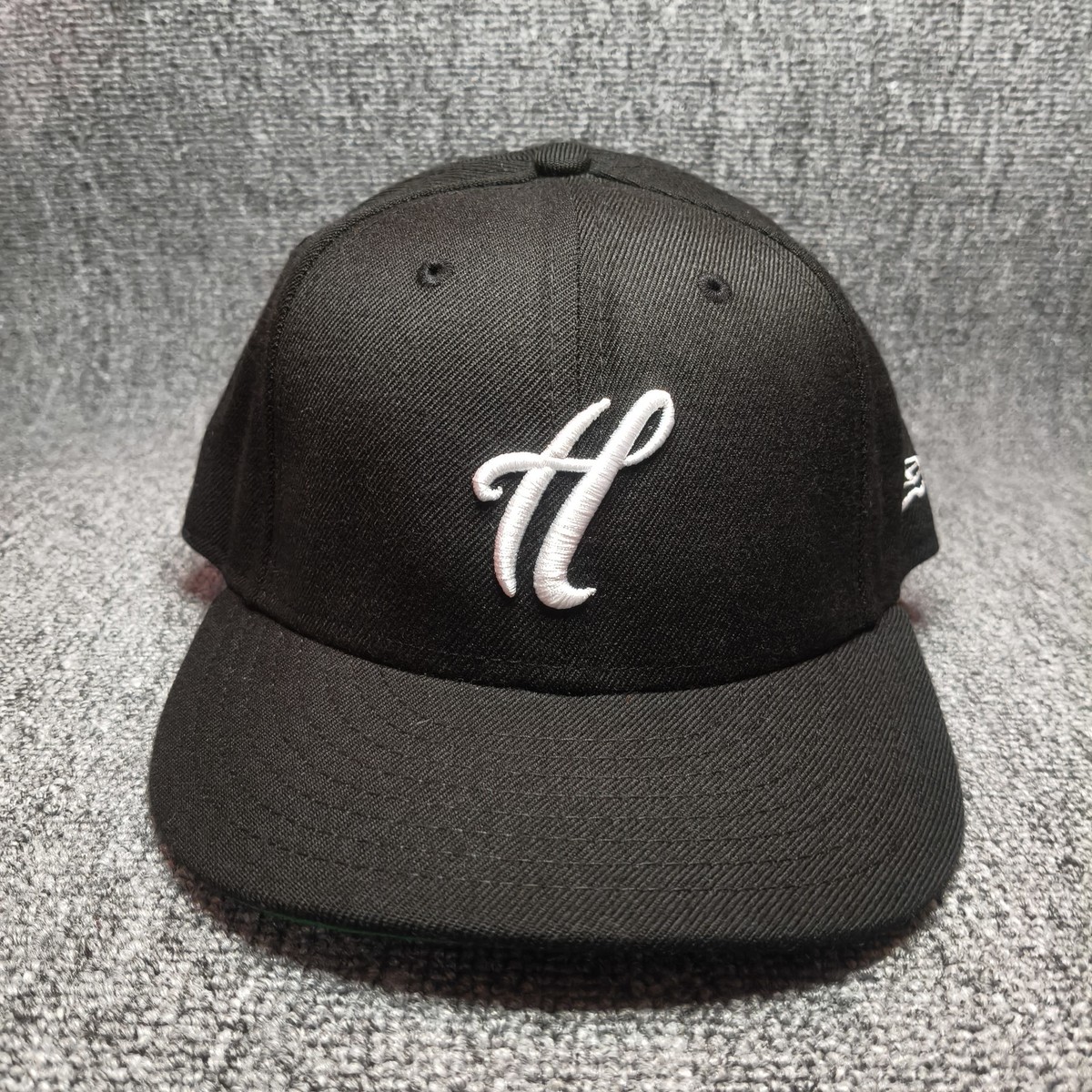 New Era x The Hundreds Fitted Hat Cap Size 7 1/2 Black Script H Green Underviso
