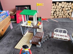 LEGO CITY 4644 THE INCOMPLETE MARINA FOR PARTS VGC