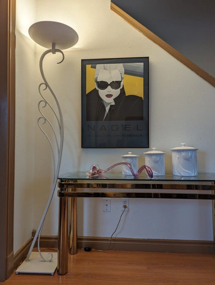 Lámpara de pie de colección posmoderna Art Deco Nouveau Peacock - Cisne circa '92 Foto 2 de 4