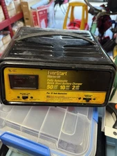 EverStart Starter 50 Fully Automatic Quick Start Battery Charger 50-10-2. READ.
