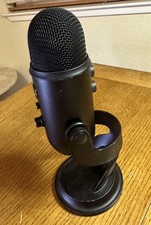 Blue Yeti Professional Multi-Pattern USB Condenser Microphone - Blackout