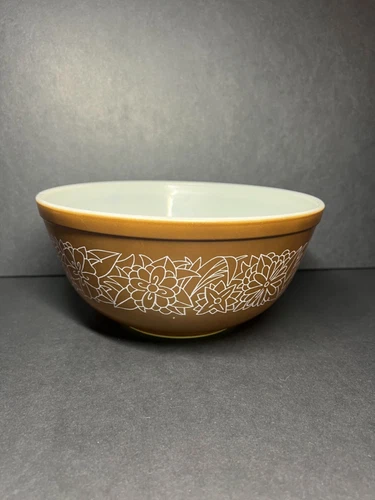 Vintage PYREX “Woodland” Brown #403 2.5 Qt Mixing Nesting Bowl