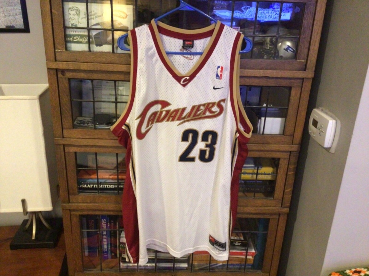 LeBron James #23 Cleveland Cavaliers NIKE SEWN WHITE Jersey SZ XXL