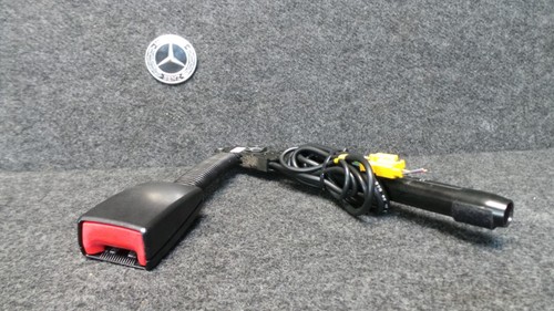 W6-42 * Mercedes-Benz W219 CLS Gurtschloss Vorne Rechts Original - A2118602069