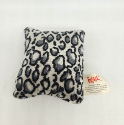 2002 Bratz 10'' Doll ANIMAL PRINT bedroom LIVING ROOM FURNITURE PILLOW replacemen
