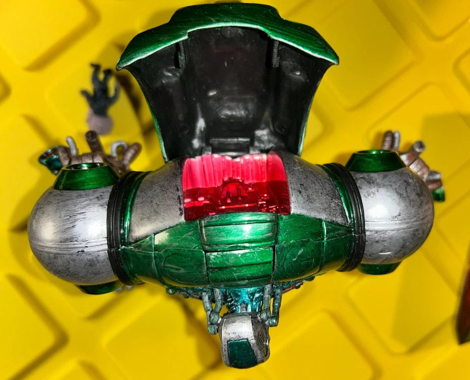 MECHA HULK 2004 loose Marvel Legends ToyBiz with Gremlin - Image 4 of 4