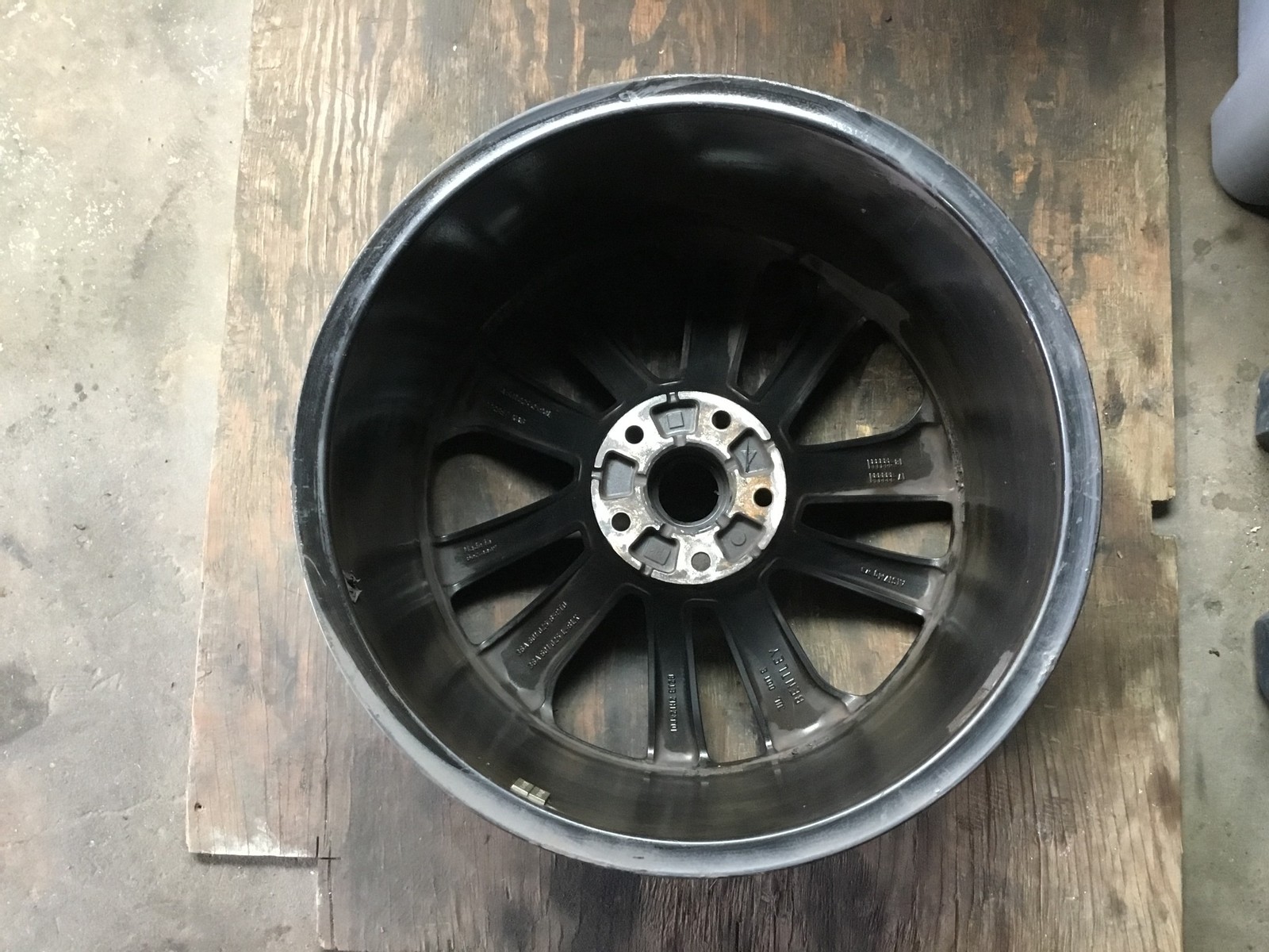 Bentley Bentayga 2019 V8 Wheel Rim R21 x 10J H2 Inch Size 21 x 10 16-20 ;:M