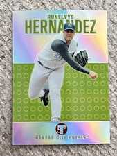 2003 Topps Pristine #87 Runelvys Hernandez Refractor /99 RC Royals