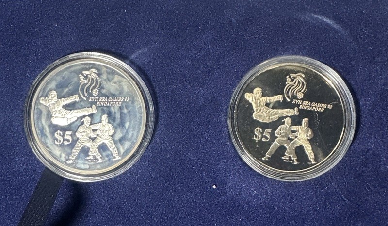 1993 Singapore 2 Pc Uncirculated Coin Set W/ Silver In Original Packaging 