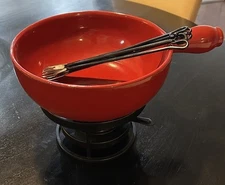 Emile Henri Flame Fondue Set, 2.6 Quart in Burgundy - Never Used