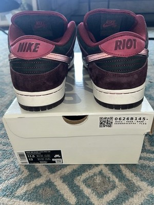 Nike SB Dunk Low Riot Size 11.5 Mens