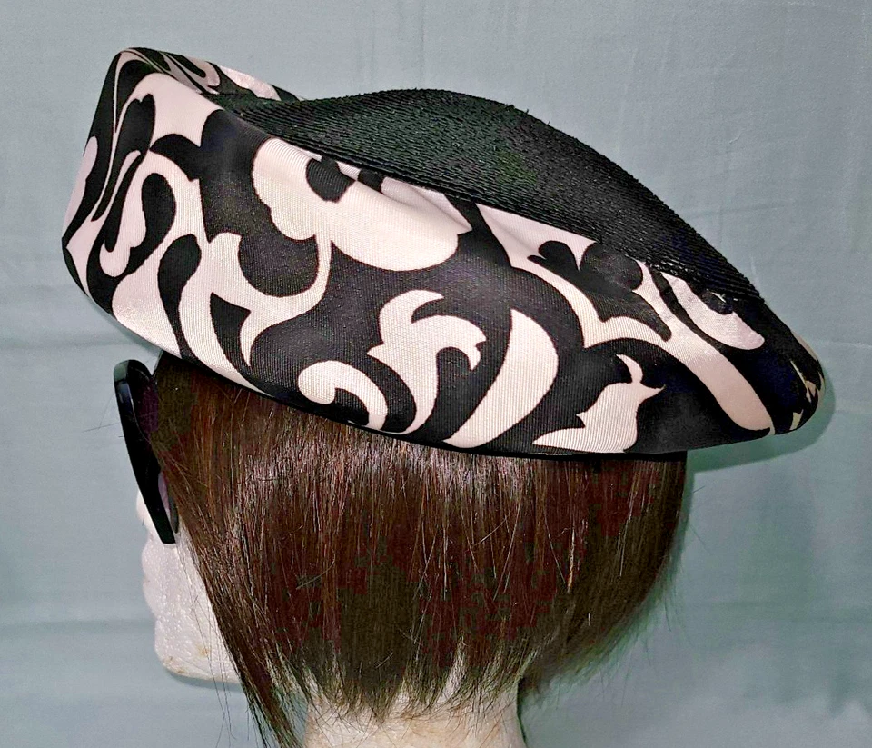 Vtg Gwenn Pennington black & white satin, black straw ladies' hat, size 22 1/2