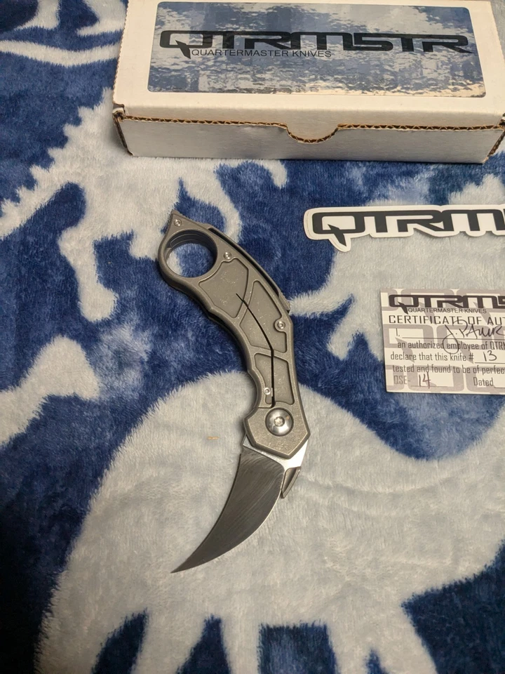 Quartermaster QSE-14 Murtaugh Titanium FrameLock Karambit 2.3" hoja satinada S35VN Foto 2 de 4