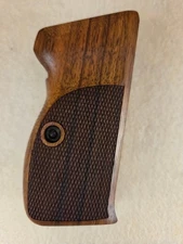 SIG P210 English Walnut Chkd+Back Pistol Grips w/Bottom Mag Rel./Lanyard NEW L