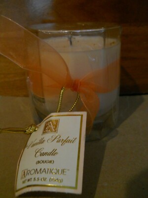 NWT Aromatique VANILLA PARFAIT 5.5 Oz glass Jar Candle HTF