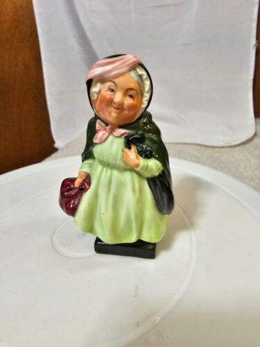 Royal Doulton Sairey Gamp Figurine Dickens Series Made in England - Picture 1 of 5