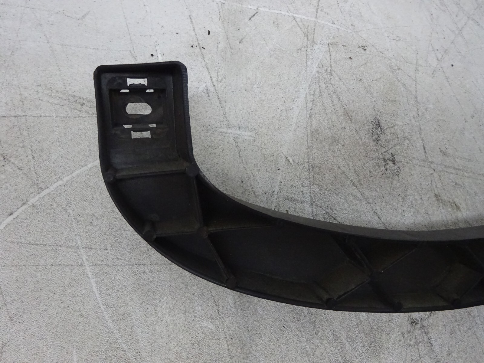 14-17 Maserati Ghibli Rear Bumper Center Mount Support Bracket OEM DE240270
