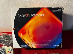 SEGA Dreamcast Launch Edition Console w/Box, Controllers, 4 Games +/  Tested