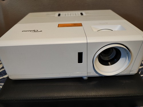 Optoma UHZ45 DLP Laserprojektor Beamer 4K UHD HDR Top Zustand !!! OVP