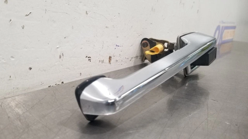 Ford F250 Super Duty 1996 manija de puerta exterior conductor delantero cromo cabina regular Foto 3 de 4