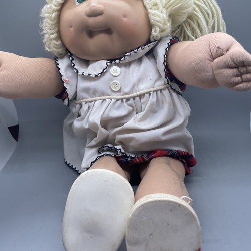 Vintage 1980s Cabbage Patch Doll - Picture 2 of 11