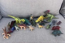 Lot Of 89 Plastic Toy Dinosaurs & Animals Various Brands And Sizes 2.5 Lbs