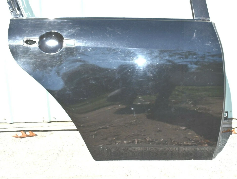 Infinity G37 G35 G25 Q40 2007-2015 sedán OEM puerta trasera derecha pasajero carcasa KH3 Foto 2 de 4