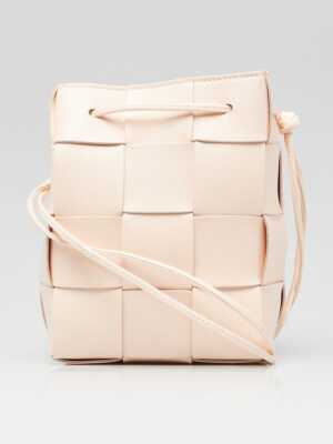 【BOTTEGA VENETA】SMALL INTRECCIATO BUCKET BAG Bottega Veneta Light Pink Intrecciato Woven Leather Small