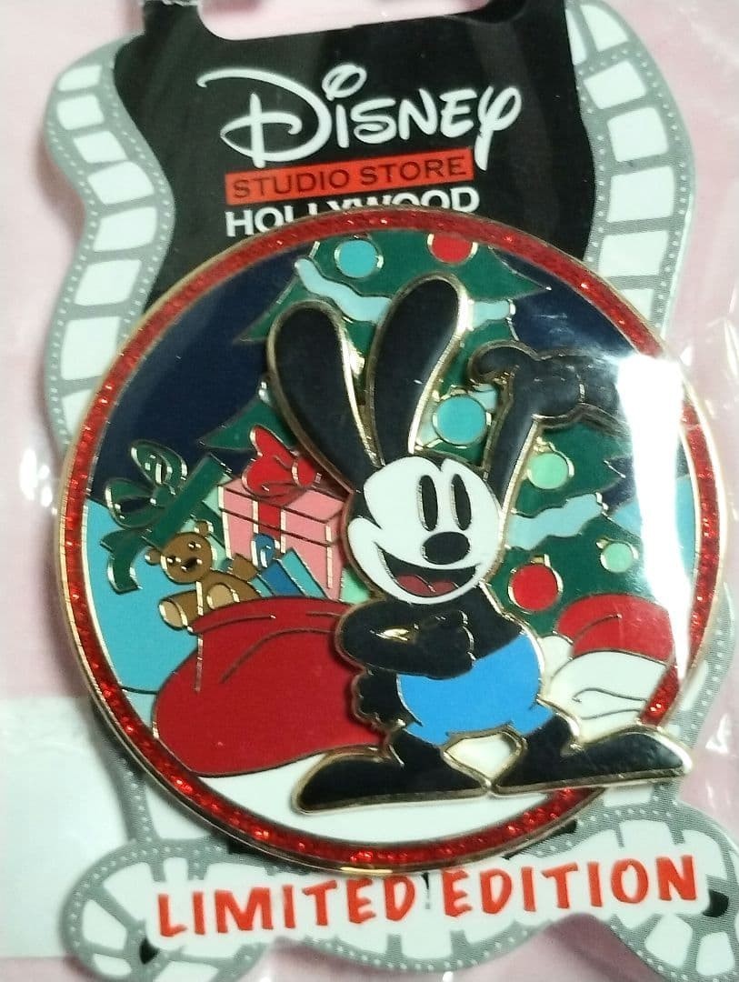 Disney Oswald Pin Badge LE400 DSSH Hollywood Christmas Limited Edition Item