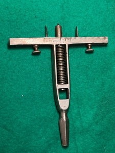 VINTAGE CHAS I ALLEN. CIRCLE CUTTER, SPRING LOADED.