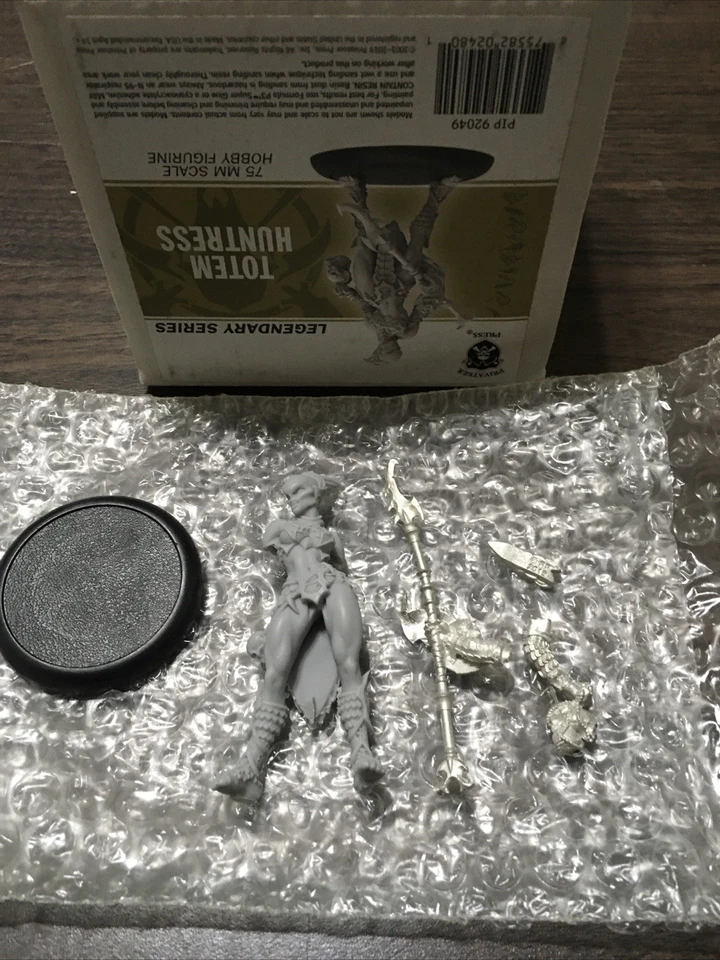 Totem Huntress (abril 2018) edición limitada serie legendaria prensa privada fuera de existencia Foto 2 de 4