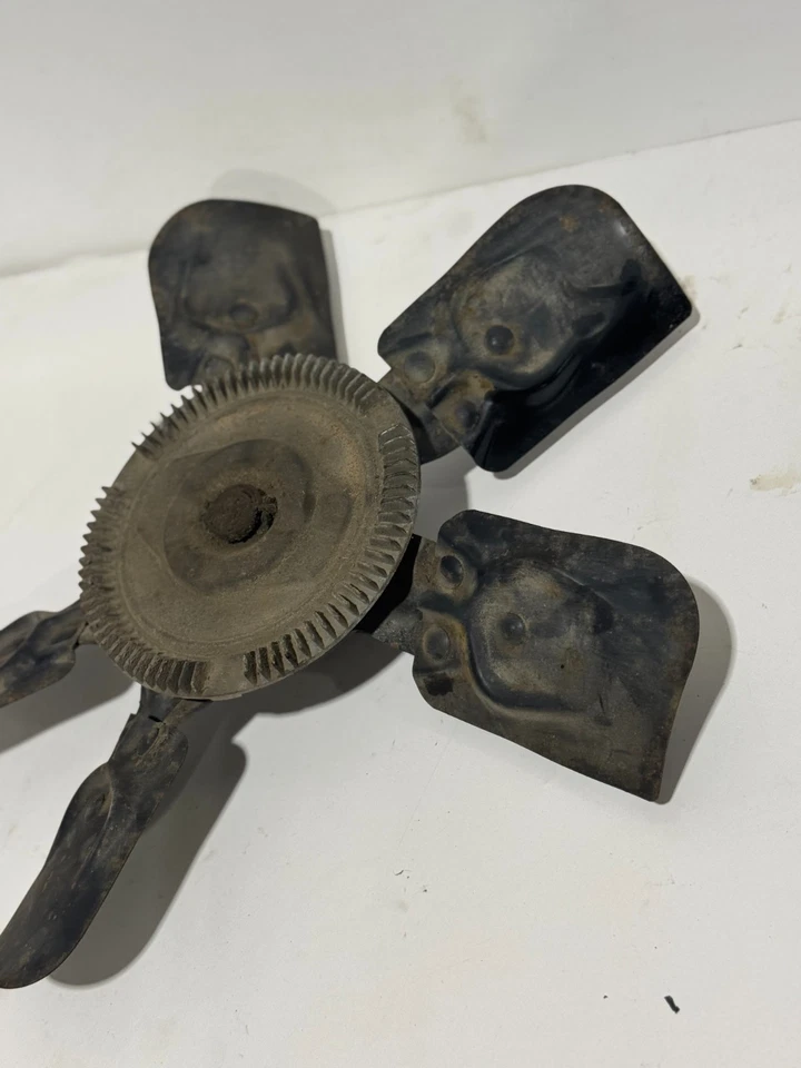 1993 GMC CHEVY C/K 1500 2500 3500 305 V8 ENGINE COOLING RADIATOR RAD FAN BLADES - Image 3 of 4