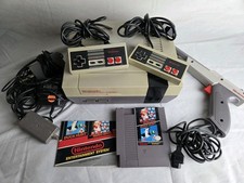 NES Console NINTENDO Bundle MARIO & DUCK HUNT w/ Manual, 2 Controllers & Zapper 