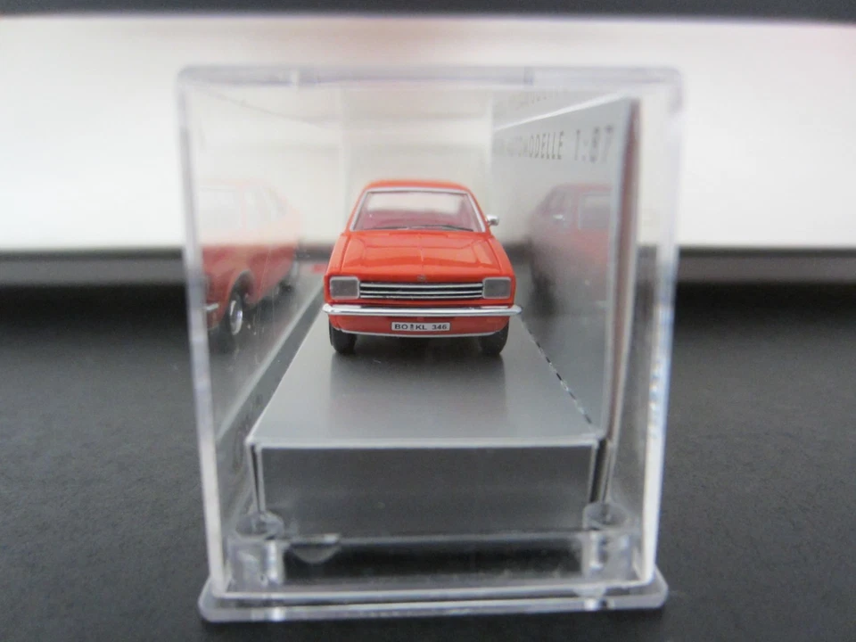 BUSCH 42105 OPEL KADETT C 1977 en NARANJA - el modelo es de PLÁSTICO - HO o escala 1:87 Foto 2 de 3