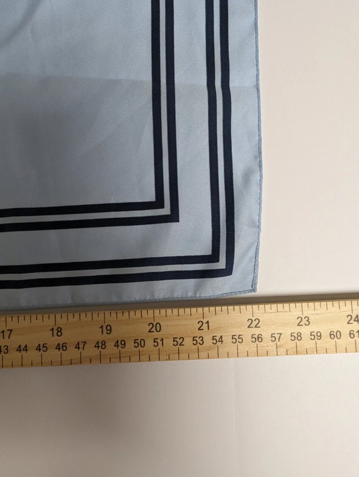 Винтажный шарф Gap сделано в Италии - мужской карман светло-синий и темно-синий твердый - Изображение 4 из 4