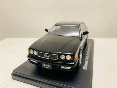 Nissan Gloria Gran Turismo Ultima 1991 2 Open Door 1:24 Scale