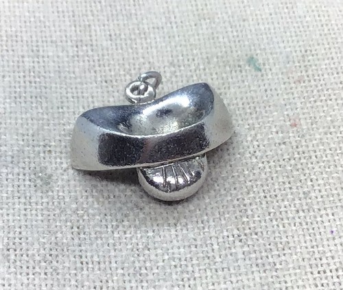 Vintage Sterling Silver 925 "Nurse Hat" Charm Pendant Y747