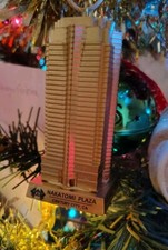 Die Hard  Nakatomi Plaza  Christmas Ornament Bruce Willis John McClane Painted G