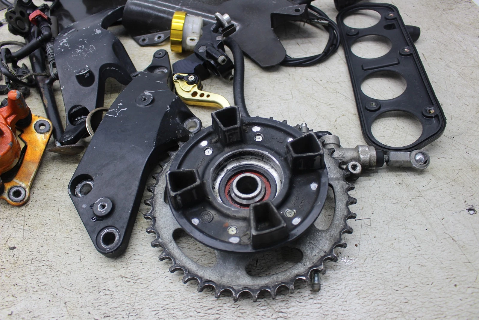 06-07 KAWASAKI NINJA ZX10R PARTS AND HARDWARE LOT